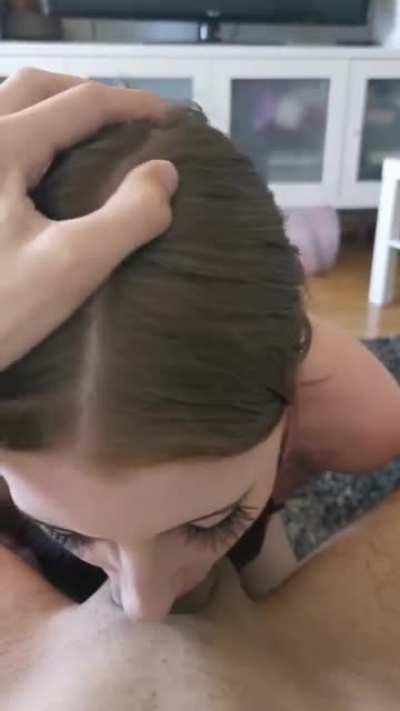 Throwback to the first time I gave head in handcuffs.. think I did pretty well 😋💕