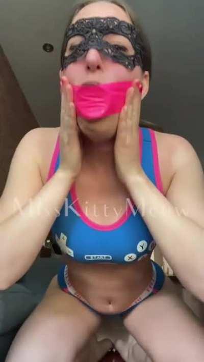 I think I forgot to share with you the latest penis gag practice 😳 what will you do to me? [f]