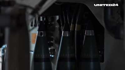 German-made Panzerhaubitze 2000 against Russian troops