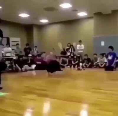 *bailando* las pibas: bailamos ballet?¿?¿ los pibes: