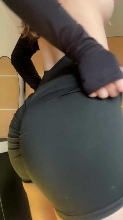 rate my pale perky tits after a workout please <3