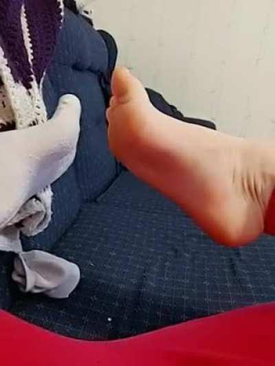 Sock Tease and Toe Flexin ❤