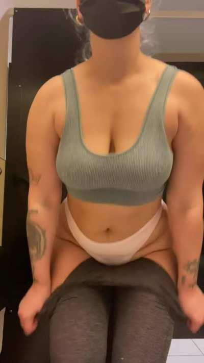 What’s In My yoga pants?