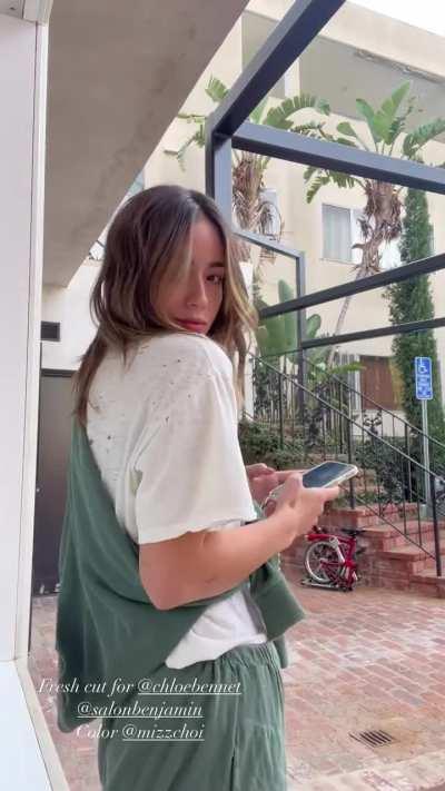 November 4th story via chris.hill instagram (she's alive!!!!)