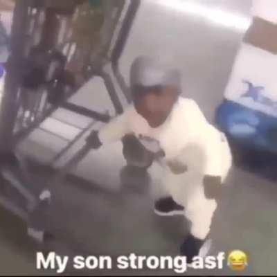 Lil strong ass baby😭😭