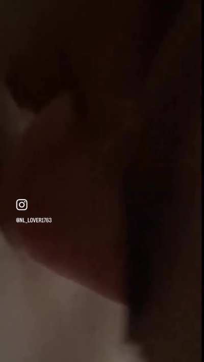 Girls navel gets licked and played