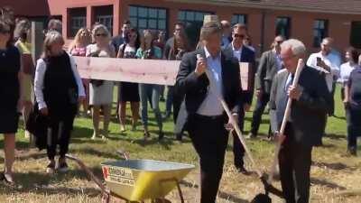 Andrej the undertaker :))))