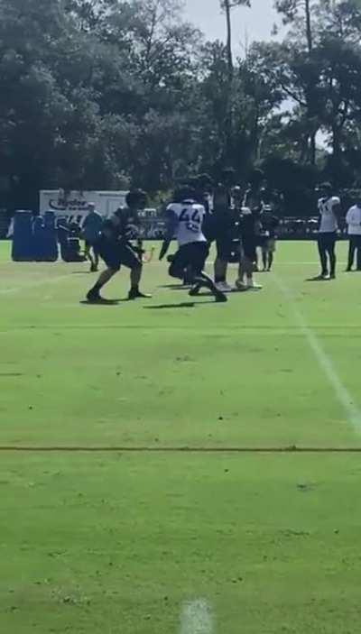 Walker Little vs Travon Walker