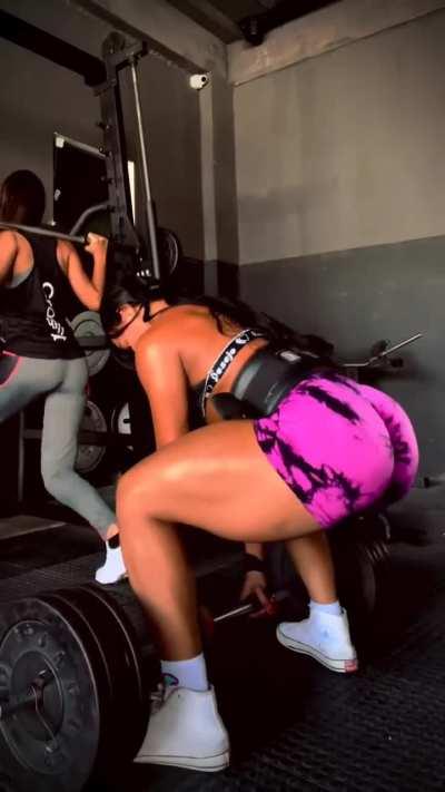 Regislaine Porto working out...