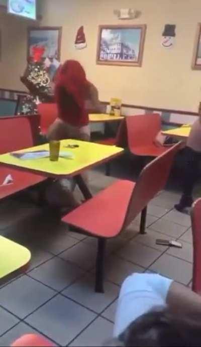 The Madamas double teaming a Homunculi after being summoned by Bayo and Jeanne ❤️👄❤️👊👠