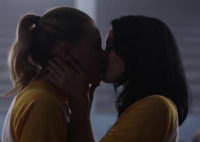 Lili Reinhart & Camila Mendes