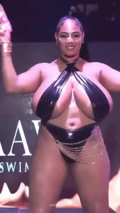 Stephanie Nelson (Miami Swim Week 2024)