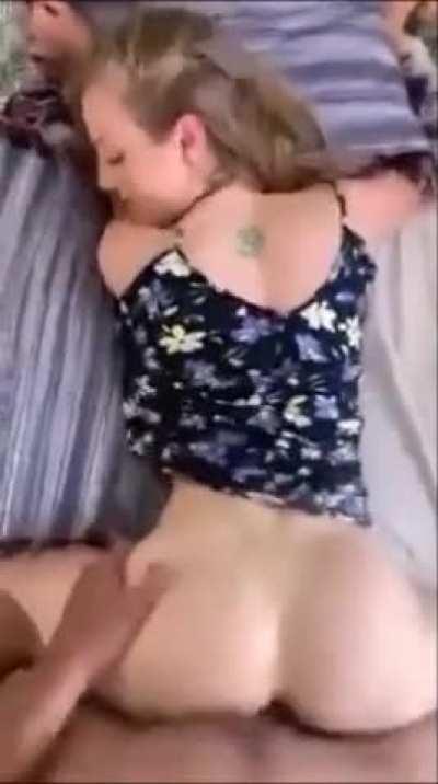 Screaming white girlfriend