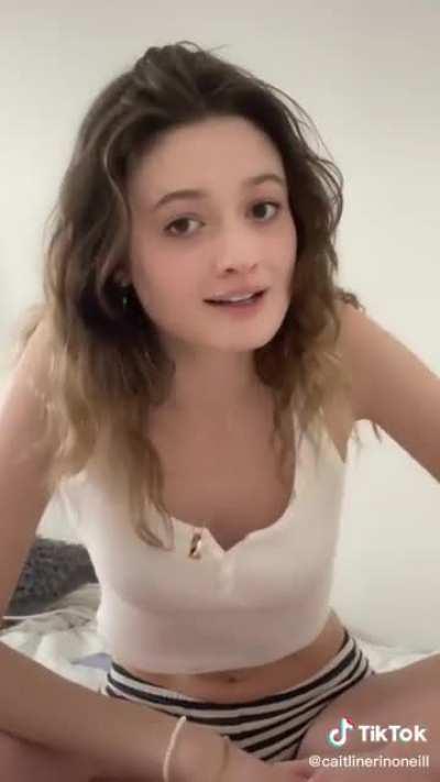 5/12/22: She’s as hot as always