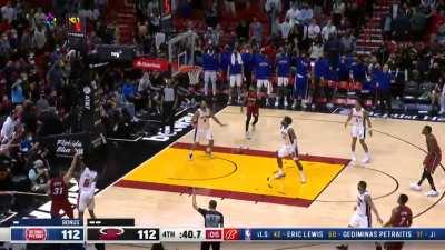 [Highlight] Max Strus hits the tough corner 3 with the defender right on him, which would be the game winner for the Heat