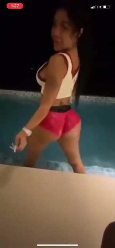 I just kno she can ride some 🍆