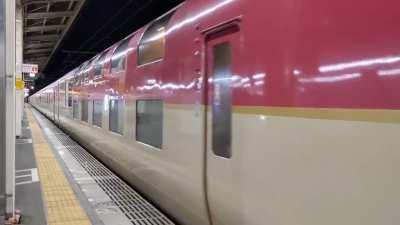 Sunrise Express; Japan's last sleeper train.