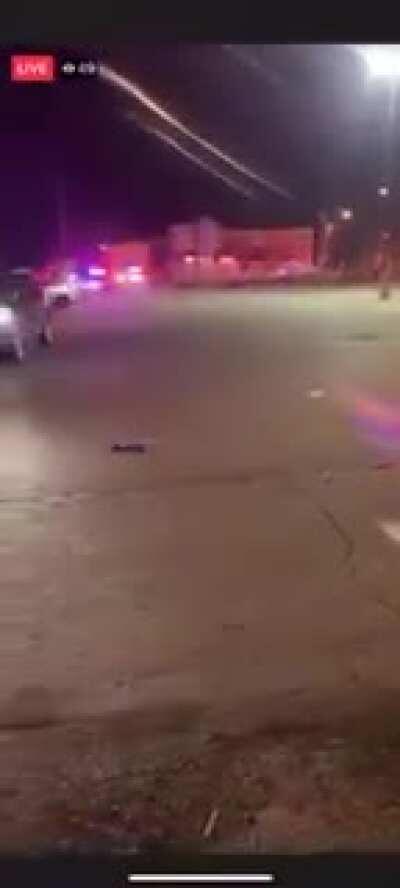 أردني فاتح لايف أعمال الشغب بأمريكا😂