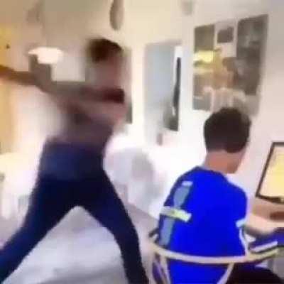 If i look Anyone see YOLO