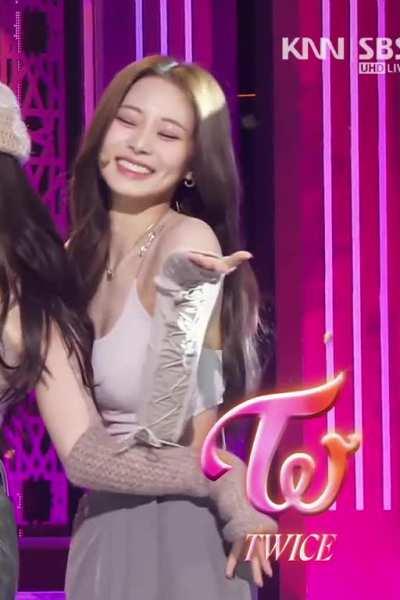 230319 - Stunning Tzuyu