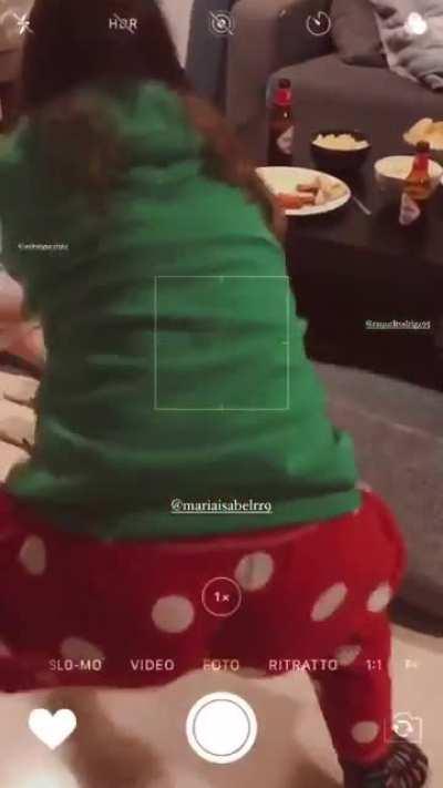 Como mueve el culo Masi😳🤤