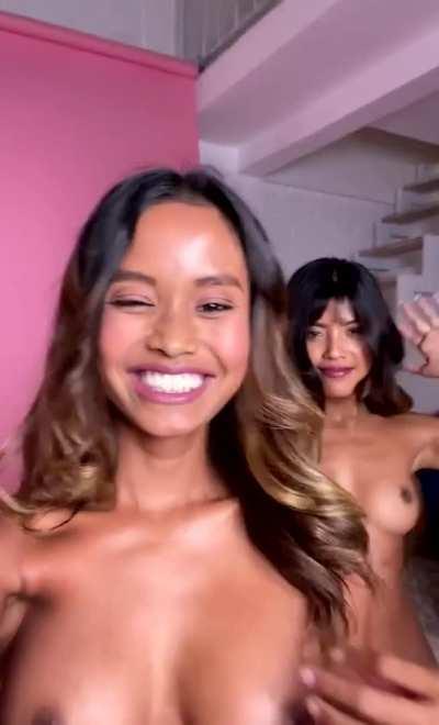 Who are those cuties? They almost look like sisters