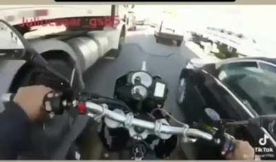 Herói em duas rodas!