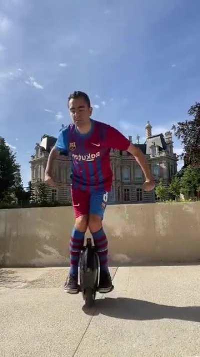 xavi doing street performances to pay off barcelona’s debts