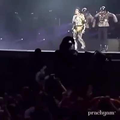 Rare Footage of MJ singing for Hindu