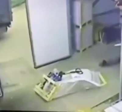 Não me pergunte o nome da música.