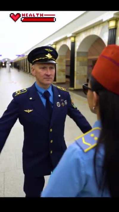 Немного кринжа или тик ток Питерского метро.