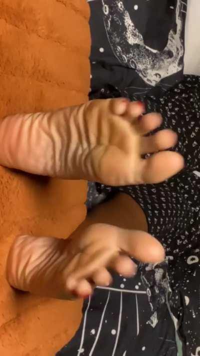 I know you heard my command. Douse they in your juices, then watch me clean them up 🥵