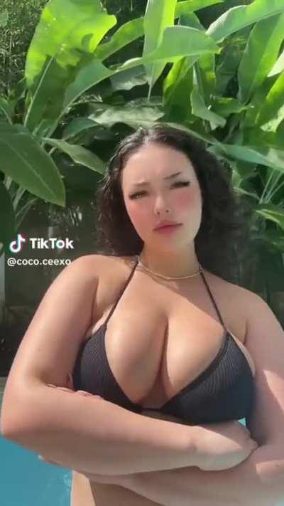 big titties @coco.ceexo