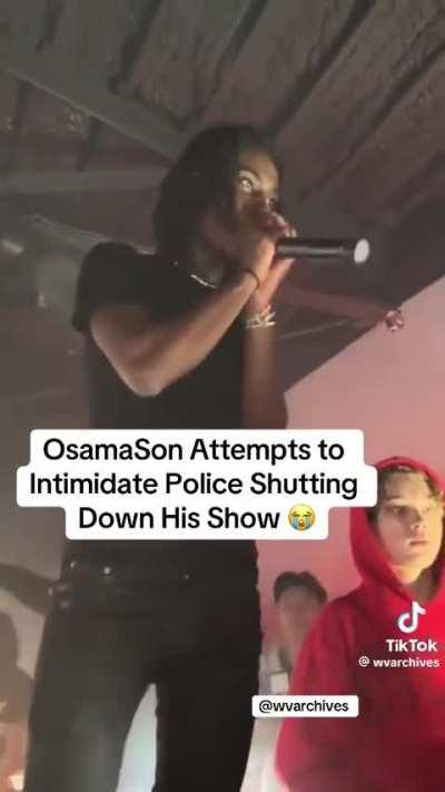 “I see red” ahh rapper💀💀💀