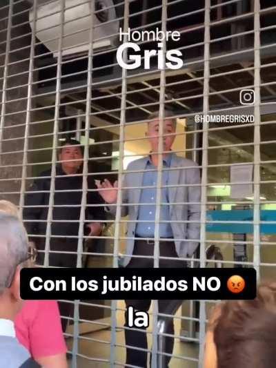 Hacen asamblea contra el despido de ñoquis y dejan de atender en Anses