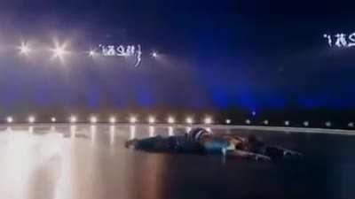 Absolutely mesmerizing dance routine