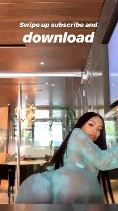 Does anyone have her locked content on her app?