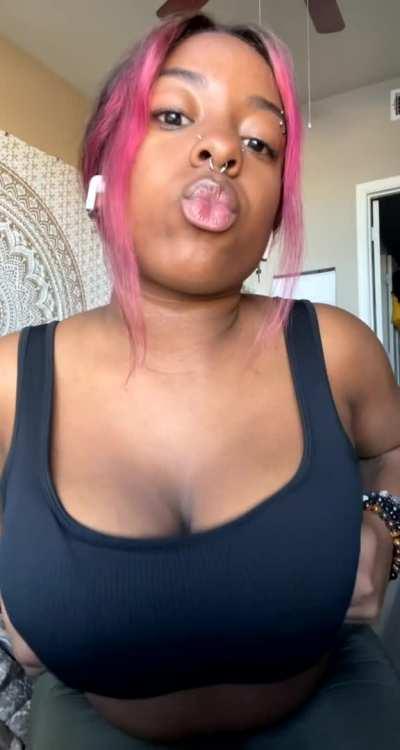 Say hi if you would suck on my titties! 😋