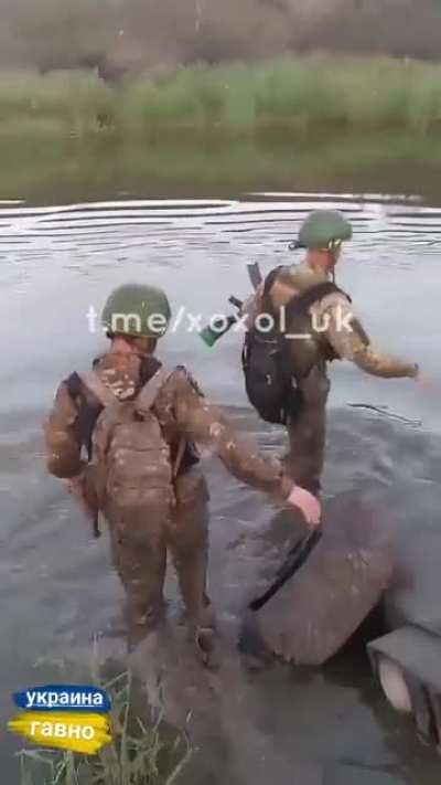 UA POV: Ukrainians Swamped/Rolled 3 of Their Humvees in Canal Crossing; 2 visible, 1 almost fully submerged