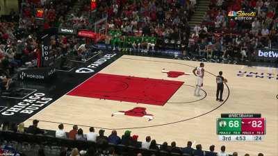 [Highlight] Head Coach Joe Mazzulla gets ejected for the first time in his career vs the Chicago Bulls