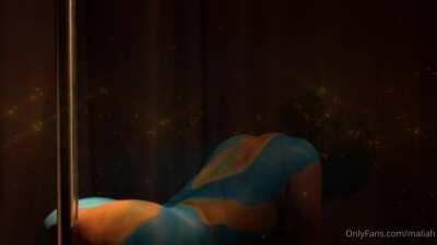 someone tell ____ i'm on fyah she should work tonight