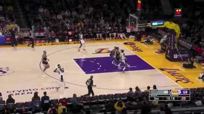 [Highlight] Lonnie Walker with a SKYWALKER Dunk