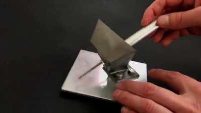 It always points to the center