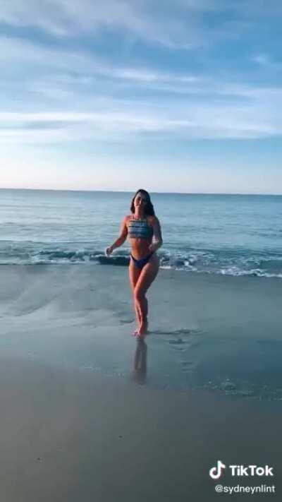 That jiggle on her butt and those thighs though