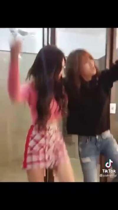 Namo doing a lil’ dance 👯‍♀️