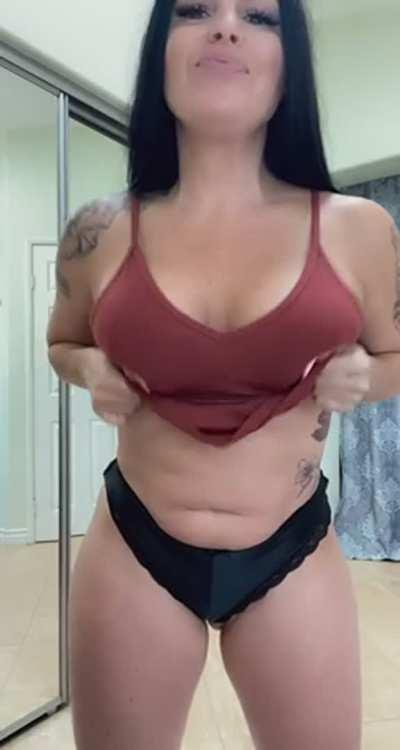 Mommy still got it ?