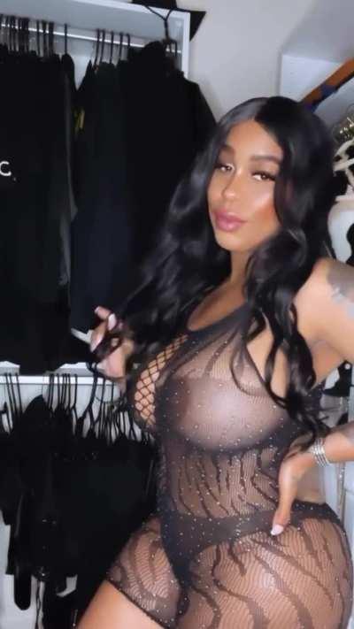 Paris The Muse (@paristhemuse)