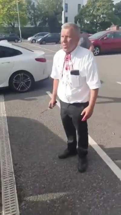 A suspected pedophile slits his own throat after being confronted. He survived.