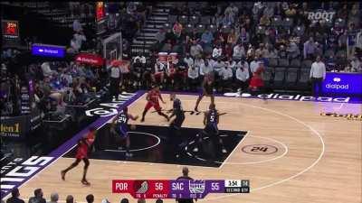 [Highlight] Logo Lillard just casually walks into a deep three