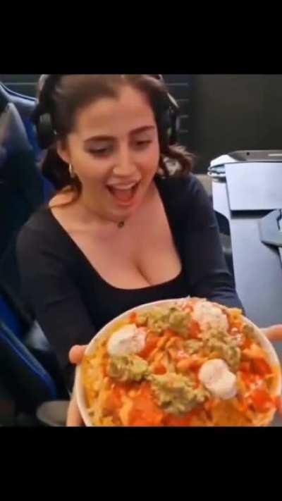 Gee Overhead Cleavage